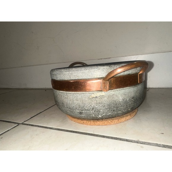 Naturstone Brazilian Soapstone pot‎ Large Copper Handle Band - Picture 4 of 9